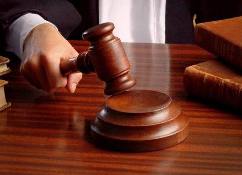 Procesan a un funcionario judicial por ordenar escuchas a su pareja y el ex novio