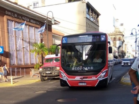 La UTA levantó el paro de colectivos en la ciudad después de cuatro días sin servicio