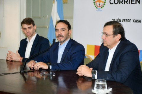 El Gobierno destinó 4400 millones de pesos para obras en diez municipios y firmó convenios con intendentes