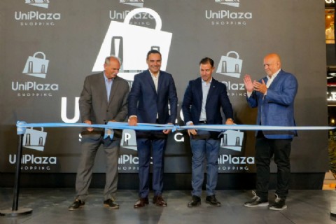 Valdés inauguró el "UniPlaza Shopping", reivindicando la confianza entre el sector público y privado