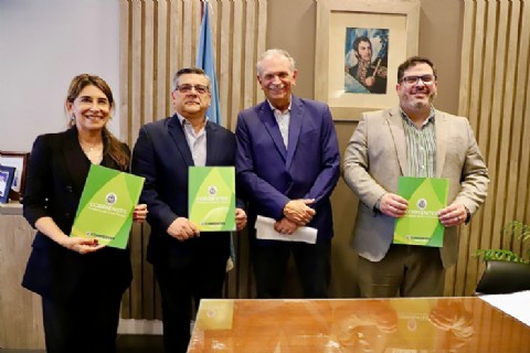 El ministro Lanari ratificó en sus funciones a 2 subsecretarios y al director de Administración