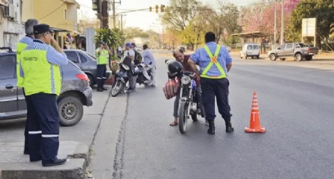 Exigen más políticas en seguridad vial: entre el 30 y 40 por ciento de los motociclistas no usa casco en la capital