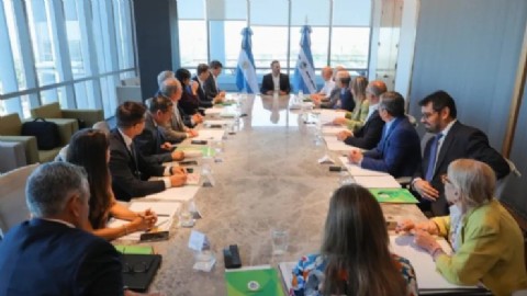 El gobernador Valdés reunió a su Gabinete para planificar el inicio de su gestión