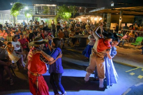 Mágico "Atardecer en Chamamé" a orillas del Paraná