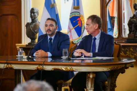 “El camino a seguir para la Argentina es el diálogo y trabajo en conjunto”, afirmó Valdés junto a Santilli