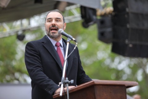 Valdés anunció la construcción de viviendas y más obras para Pedro R. Fernández