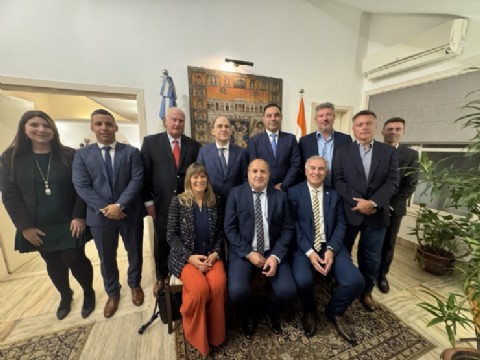 Valdés inició en India una nutrida agenda para ampliar mercados y atraer inversiones para Corrientes