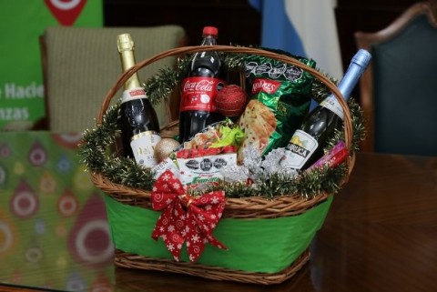 Lanzan el Bono de Navidad de 500.000, descuentos de hasta 40 por ciento en supermercados y una canasta con 7 productos