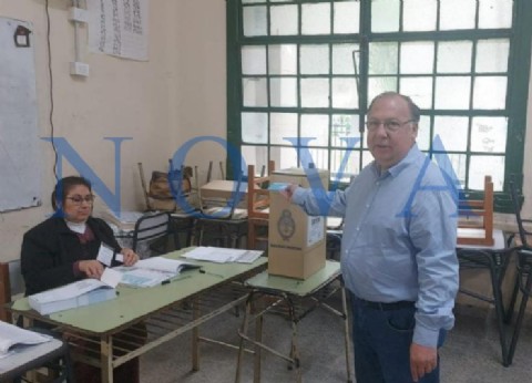 #Elecciones2025 | Hernández sufragó y dijo que “necesitamos más federalismo y trabajo en conjunto”