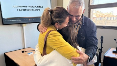 Una familia para siempre: Clara celebró su adopción plena