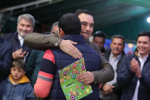 Valdés entregó bienes de capital a emprendedores en Perugorría