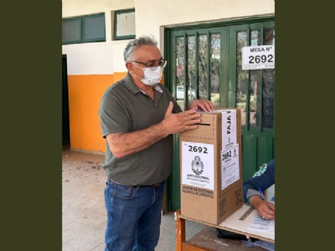 El intendente electo de Paso de la Patria, Oscar "Chino" García, fue dado de alta