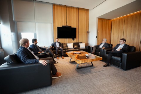 Valdés avanza en gestiones para potenciar la industria