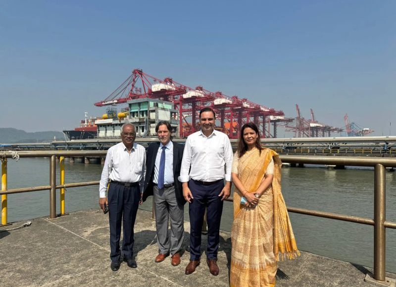 Valdés recorrió el puerto de JNPA en Mumbai y avanzó en acuerdos de cooperación