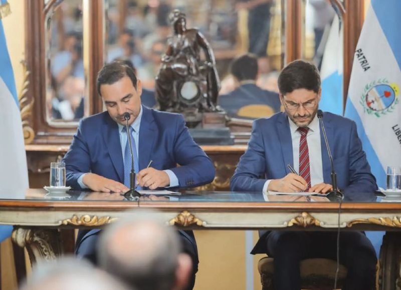 Valdés y Pullaro firmaron convenio para avanzar en la conexión entre Bella Vista y Villa Ocampo