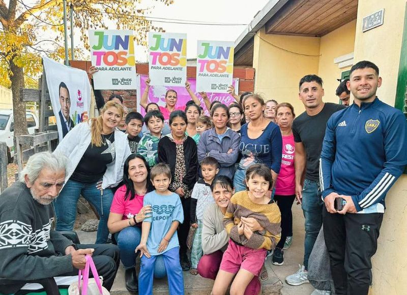 La UCR realiza intensas recorridas por los barrios capitalinos