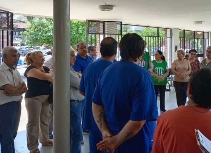 Capital: trabajadores del Hospital Escuela en alerta por quita de salarios, despidos y persecuciones