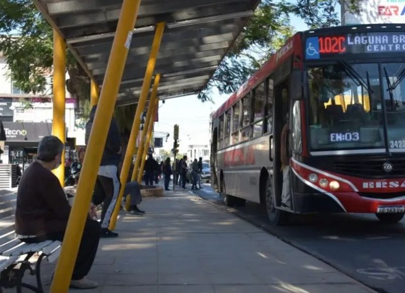 Ediles capitalinos aprobaron la primera lectura del aumento del boleto de colectivo