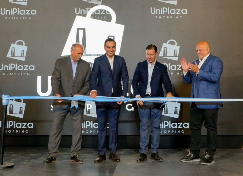 Valdés inauguró el "UniPlaza Shopping", reivindicando la confianza entre el sector público y privado