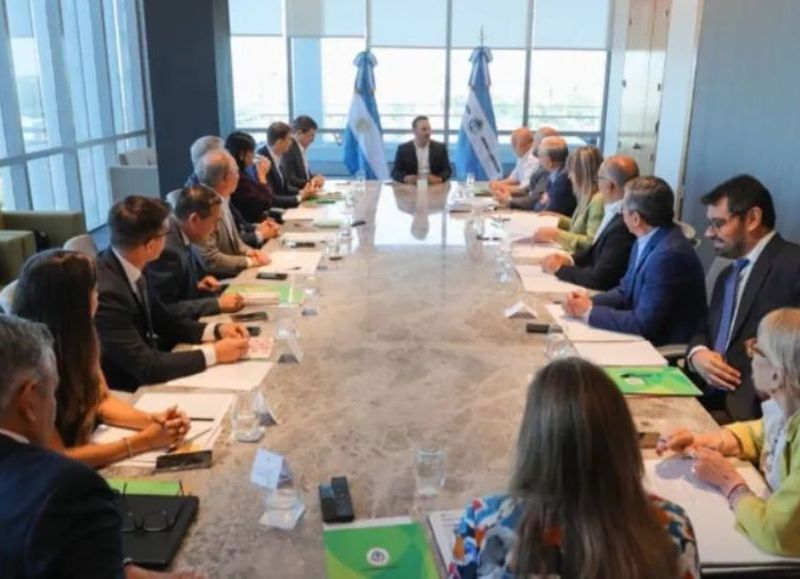 El gobernador Valdés reunió a su Gabinete para planificar el inicio de su gestión