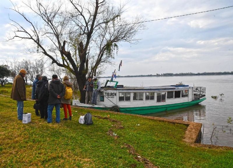 Primer cruce de embarcación de pasajeros hacia Uruguay tras el cierre de los puertos en la pandemia