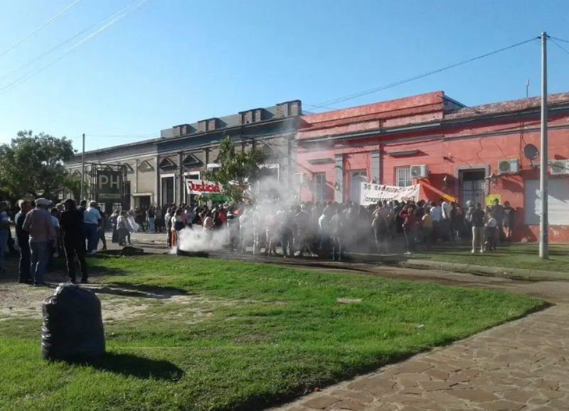 Monte Caseros: disturbios y represión a productores durante una marcha en reclamo por más seguridad