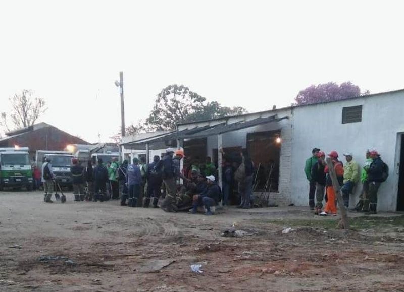 Municipales denuncian que orinan en baldes por falta de sanitarios en sus lugares de trabajo