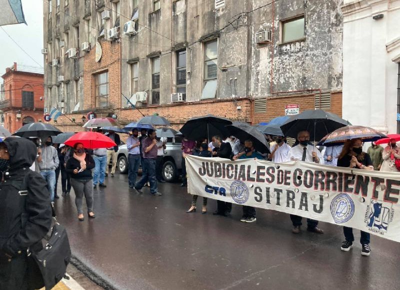 Protesta de los empleados judiciales por la actualización salarial del 10 por ciento