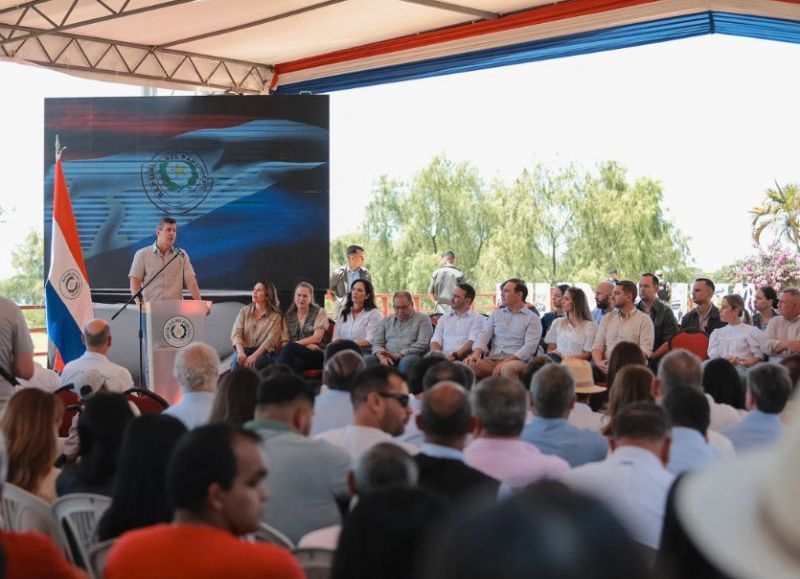 Valdés acompañó al presidente de Paraguay en una jornada de trabajo en Humaitá