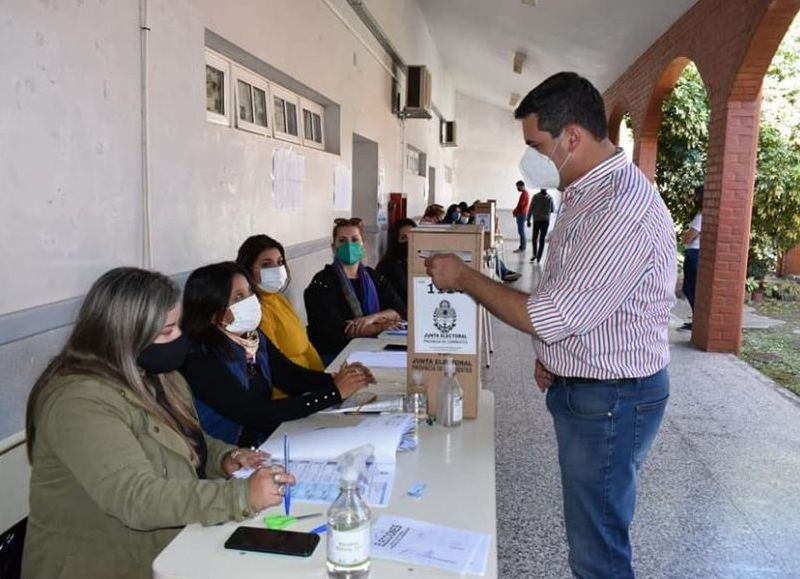 Curuzú Cuatiá: votó el intendente José Irigoyen