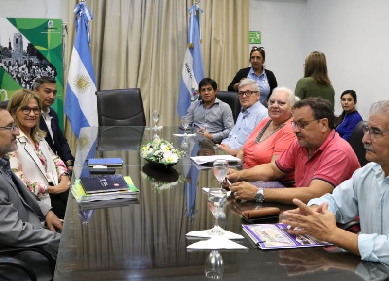 Autoridades Educativas se reunieron con gremios docentes