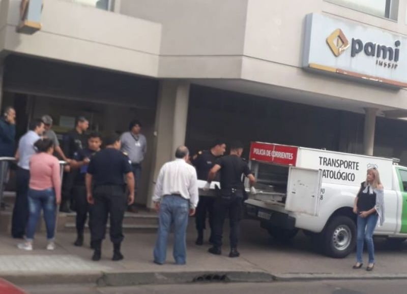 Anciano murió mientras hacía fila para tramitar un tratamiento médico