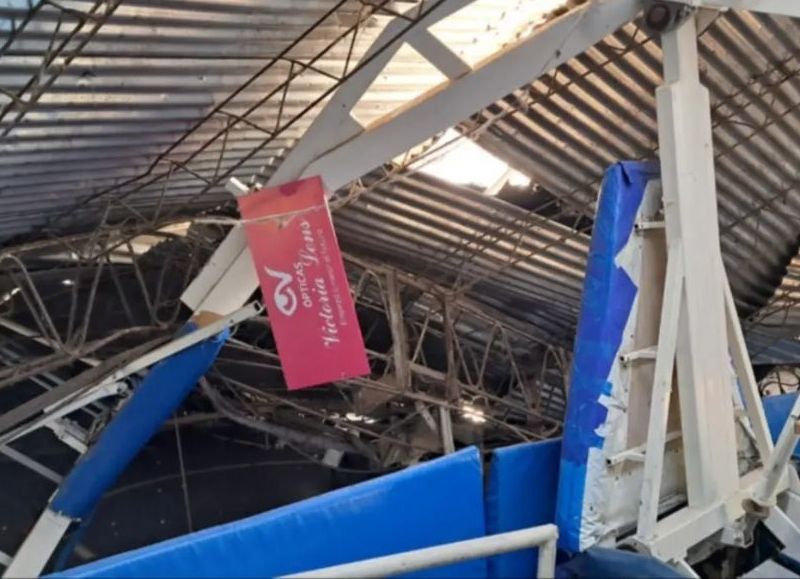 VIDEO | Se cayó el techo del Club Regatas y advierten que podría haber más desmoronamientos