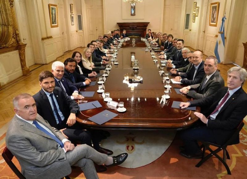 Valdés participó de la reunión de gobernadores con Milei, donde planteó temas de interés para los correntinos