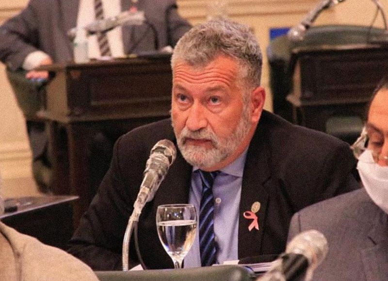 El diputado Miguel Arias abandonó la terapia intensiva y pasó a sala común del Hospital Escuela