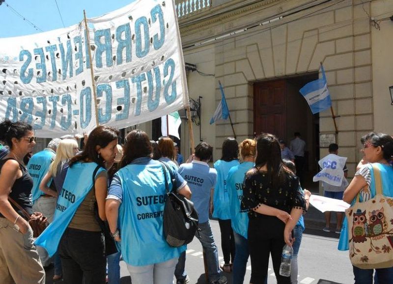 Gremios piden "una solución equilibrada" al Ministerio de Educación