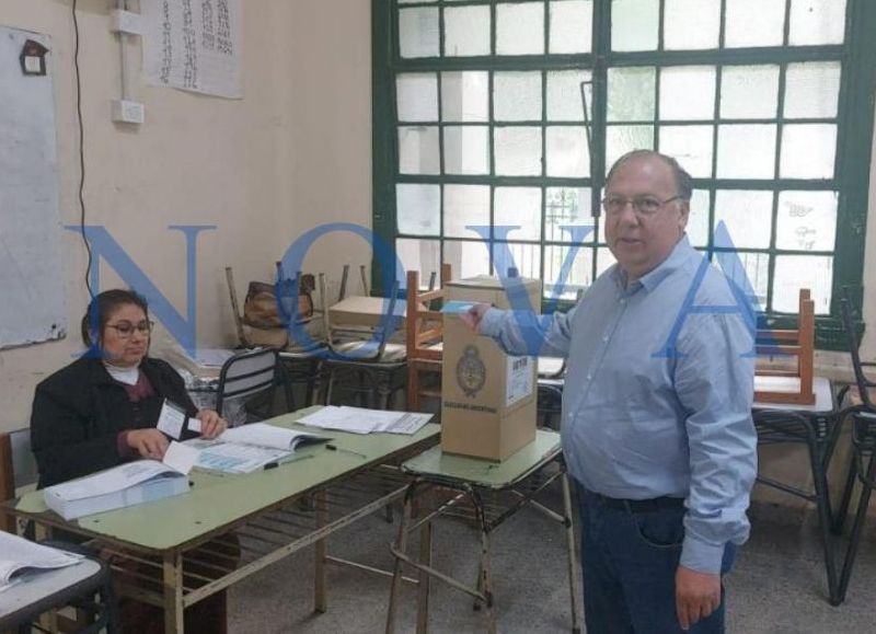 #Elecciones2025 | Hernández sufragó y dijo que “necesitamos más federalismo y trabajo en conjunto”