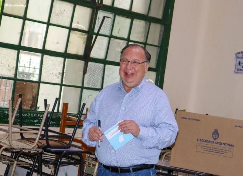 #Elecciones2025: votó el candidato de Vamos Corrientes, Carlos Hernández