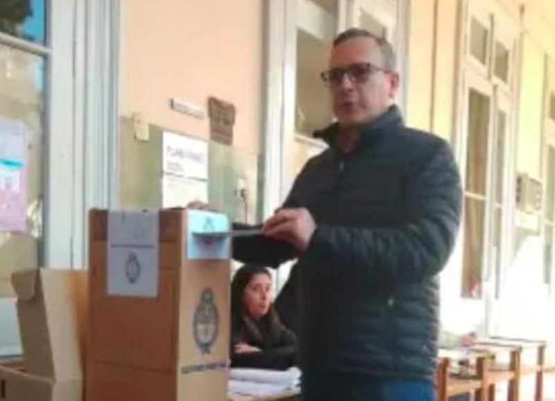 Elecciones2023 votó Alfredo Vallejos y pidió a la ciudadanía a