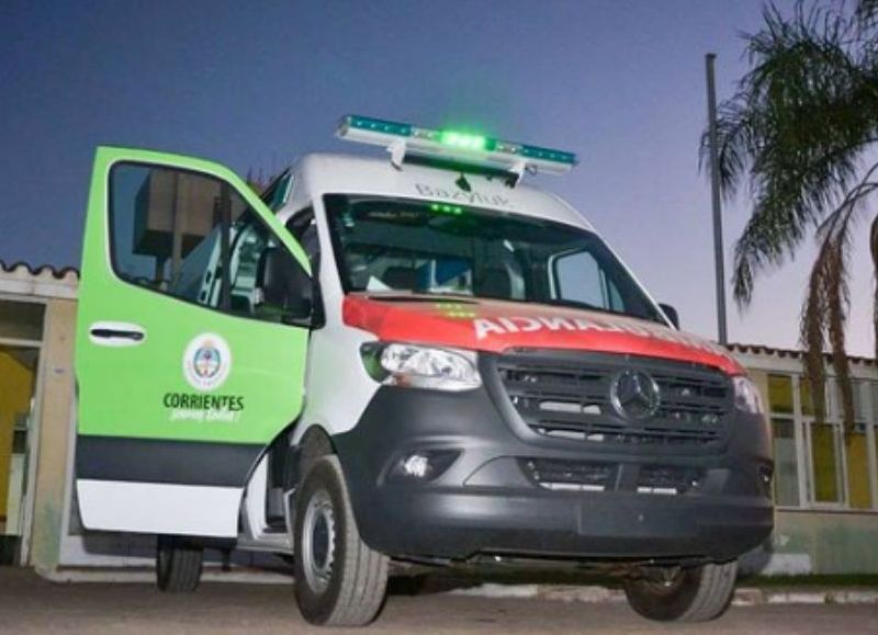 Cardozo entregó ambulancias a la DES y a hospitales del interior