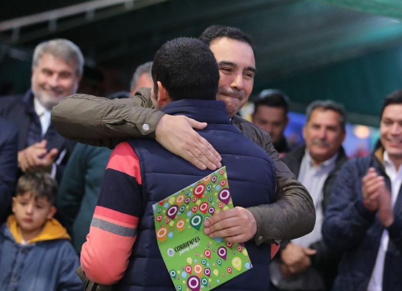 Valdés entregó bienes de capital a emprendedores en Perugorría