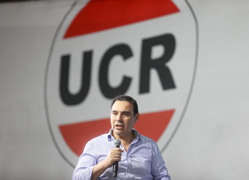 El gobernador Valdés llamó a "cambiar el país para recuperar la cordura"