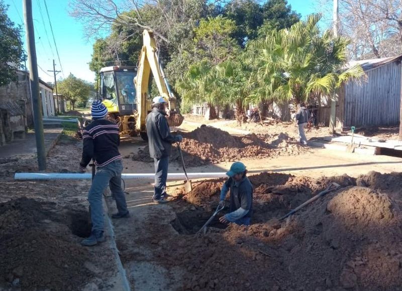 Caá Catí: más familias conectadas a la red cloacal