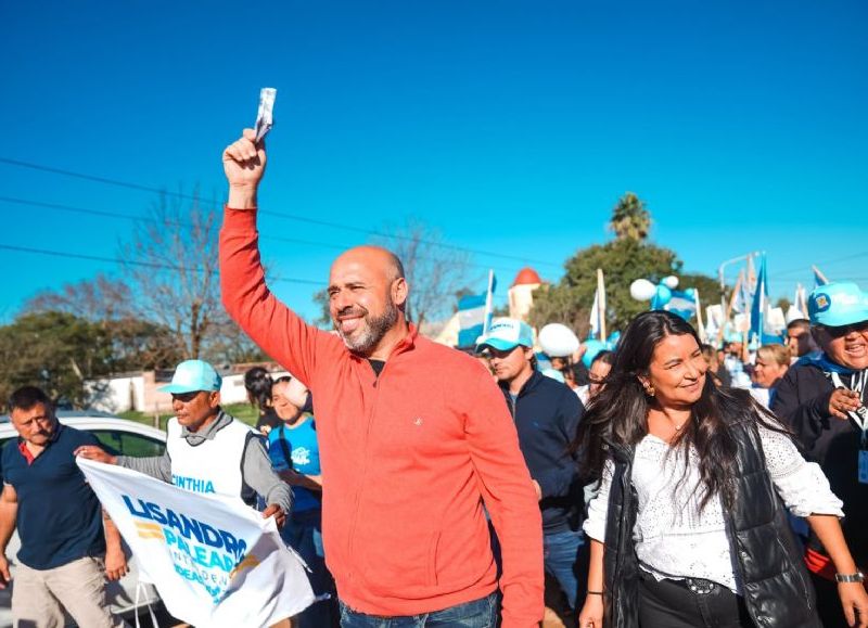 Martín Ascúa renovó el desafío a un debate tras una movilización vecinal en Goya