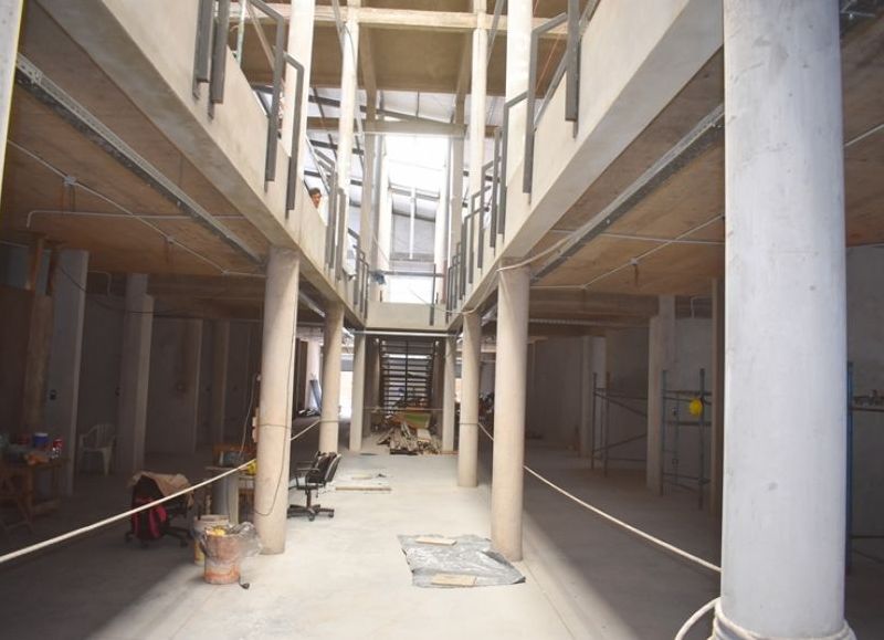 Avances del 60 por ciento de las obras en la construcción del nuevo edificio del "Mercado Ex Vía"