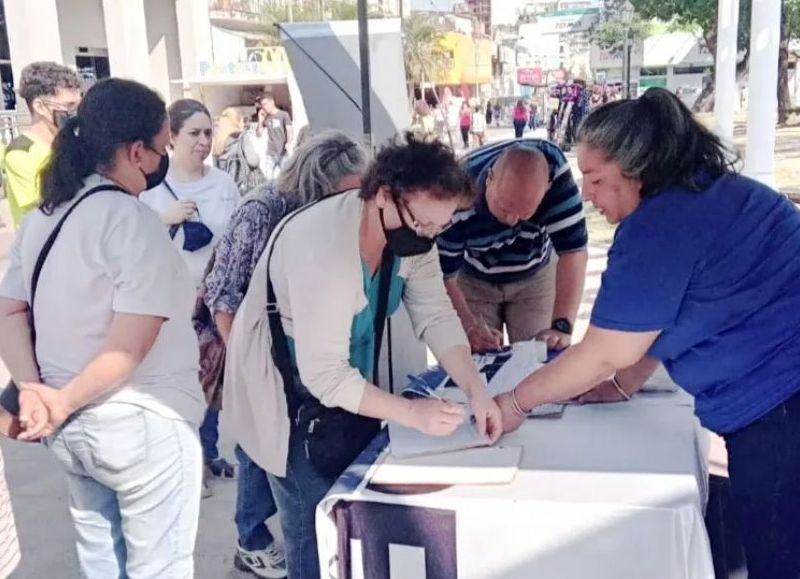En Capital suman cerca de 20.000 firmas contra los aumentos del Gobierno nacional