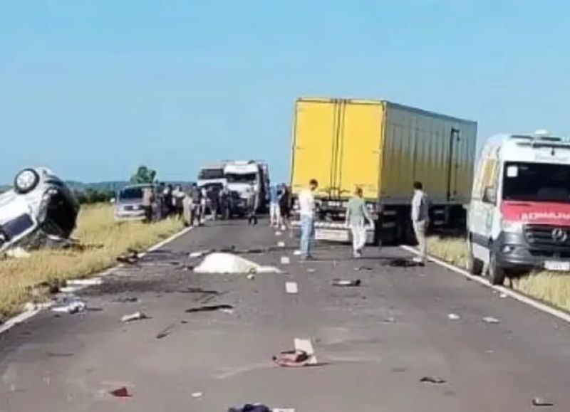 Dos policías bonaerenses murieron junto a sus tres hijos menores en un choque frontal en La Cruz