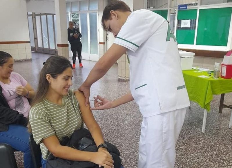 Con 300 casos activos, autoridades sanitarias instan a vacunarse contra el dengue